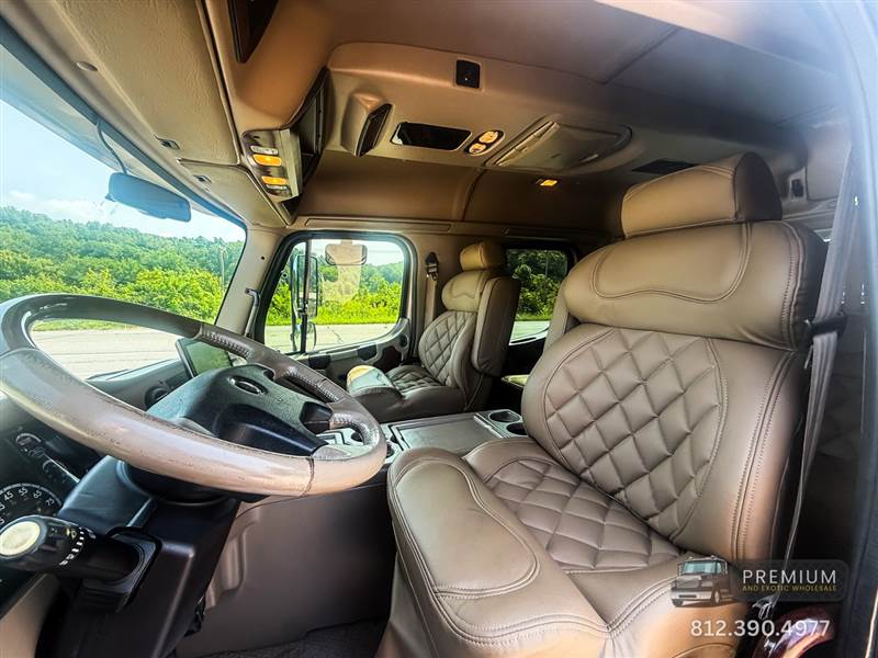 Truck Photo 16