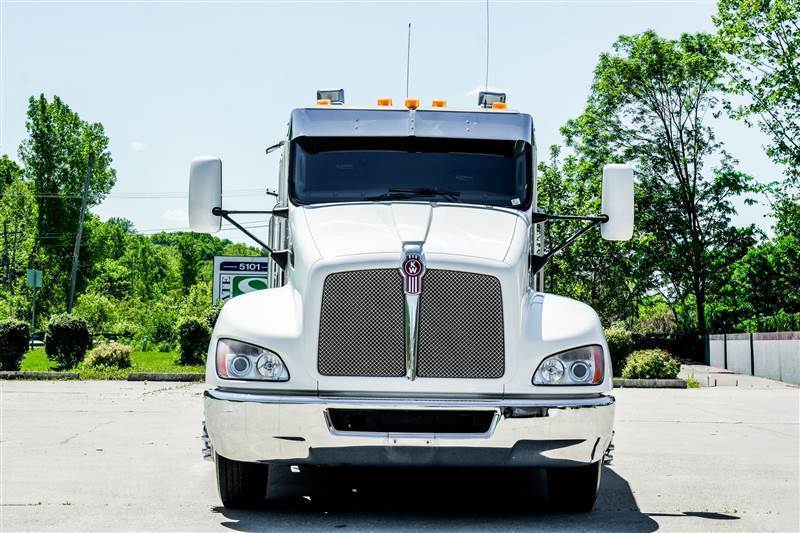 Truck Photo 9