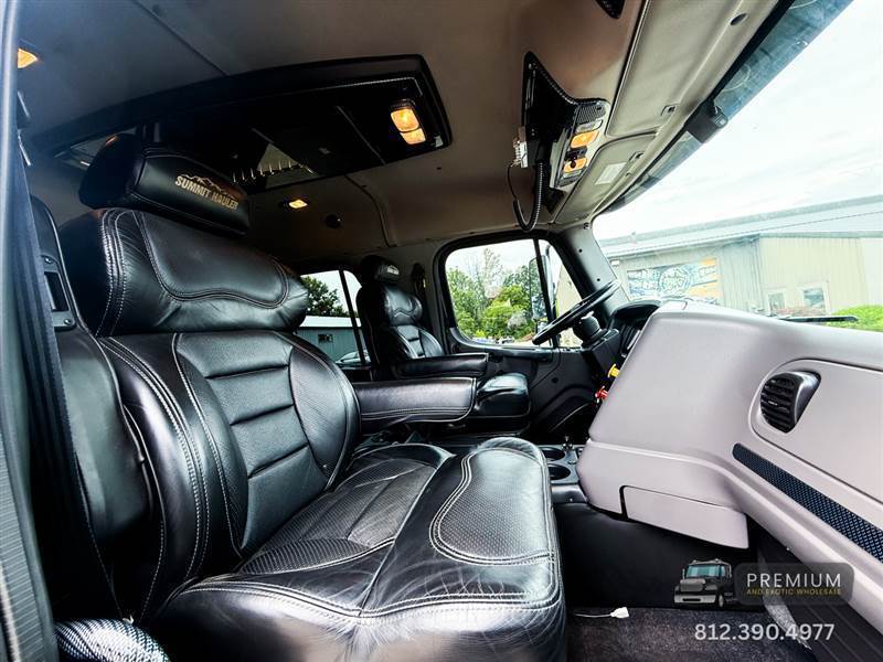 Truck Photo 17