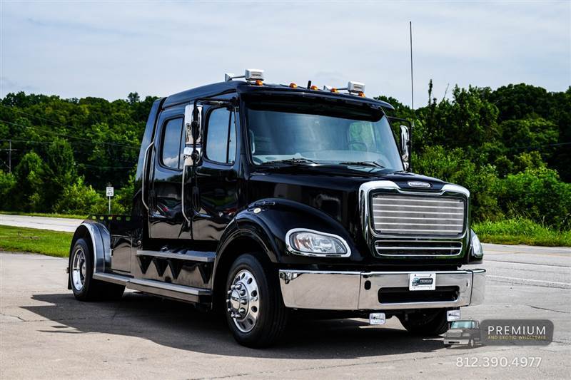 2015 Freightliner NEW LISTING - DD13 BIG BLOCK HAULER ONLY 80K MILES