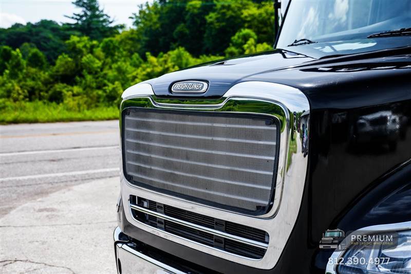 Truck Photo 9