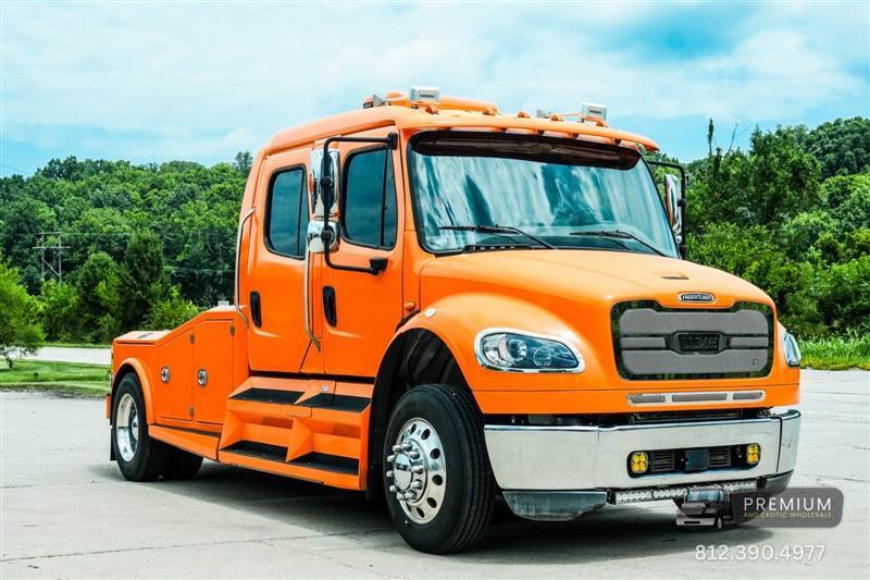 2023 Freightliner NEW LIST - LUXE CUSTOM CONVERSION HAULER 24K MILES