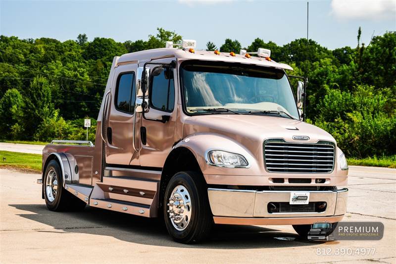 2011 Freightliner STUNNING SPORTCHASSIS CUMMINS LOW MILES