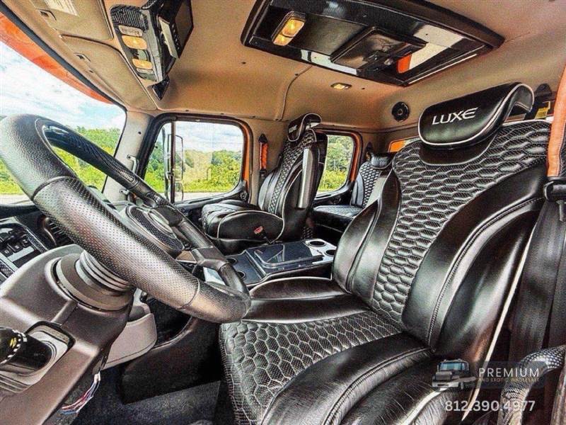Truck Photo 16