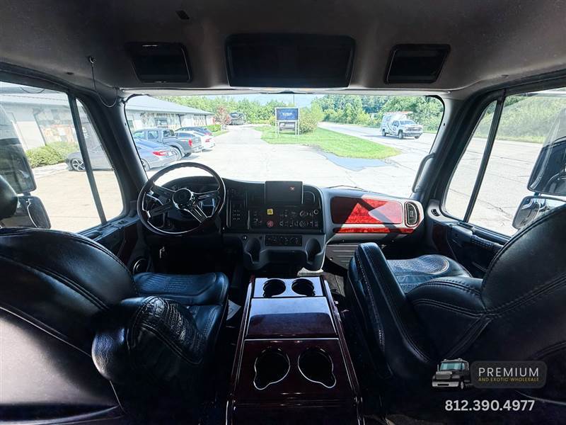 Truck Photo 16