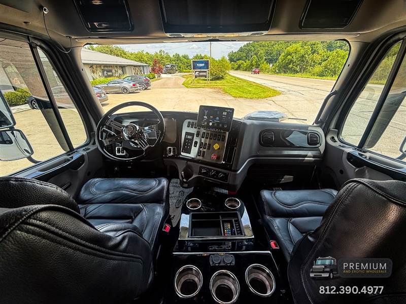 Truck Photo 16