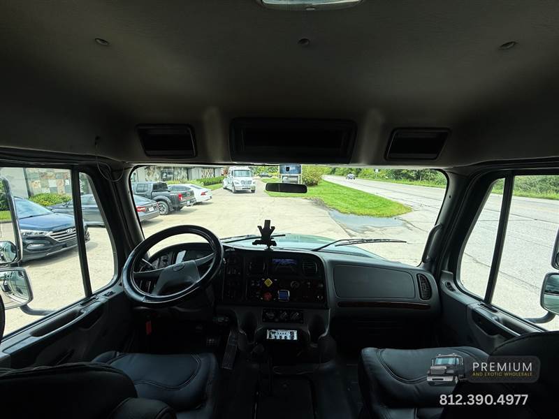 Truck Photo 19