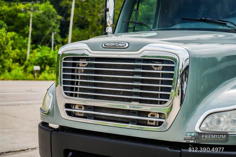 Truck Photo 9