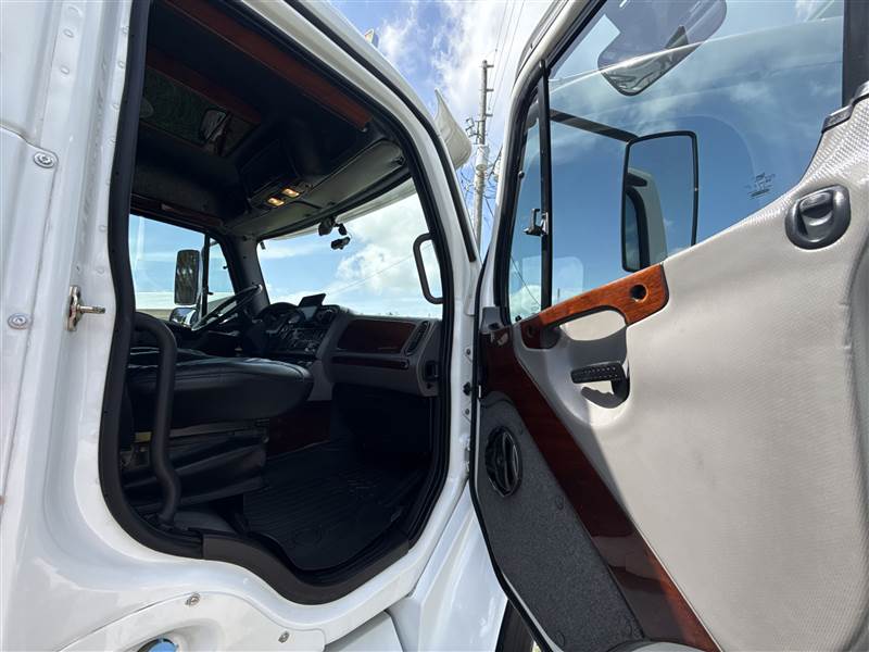 Truck Photo 21
