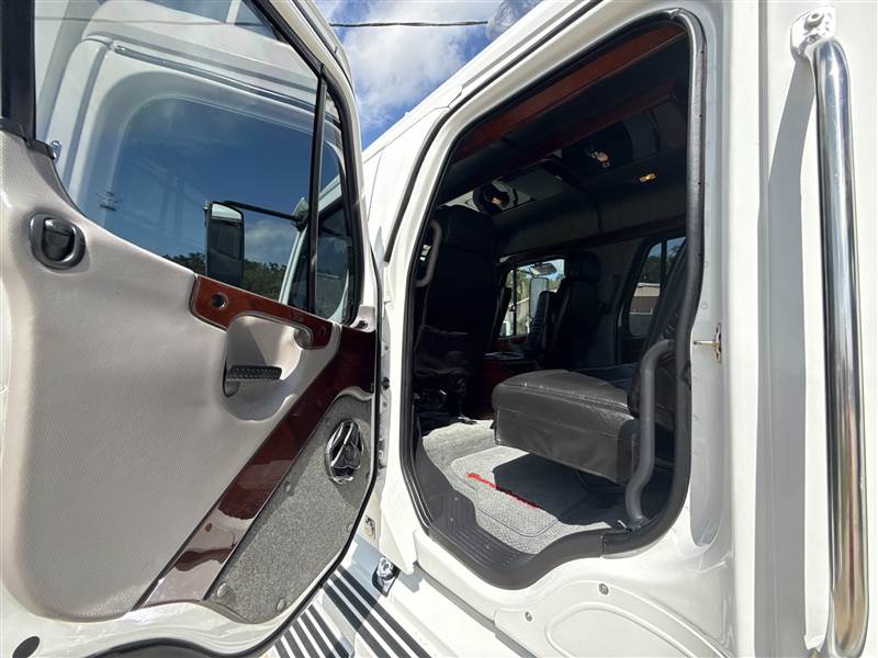 Truck Photo 15