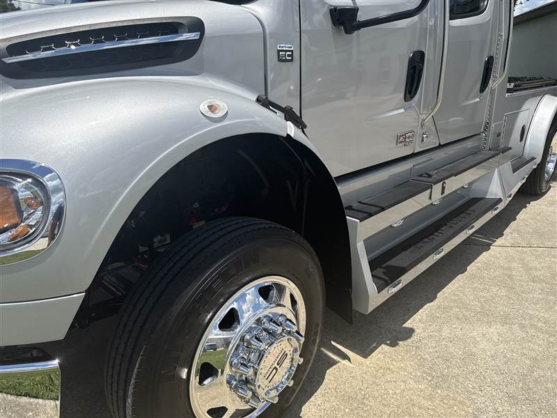 Truck Photo 9
