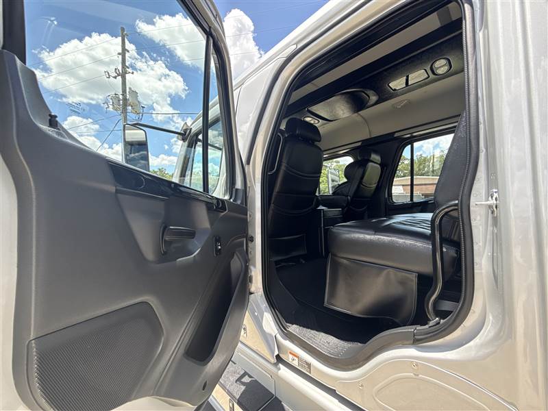 Truck Photo 14