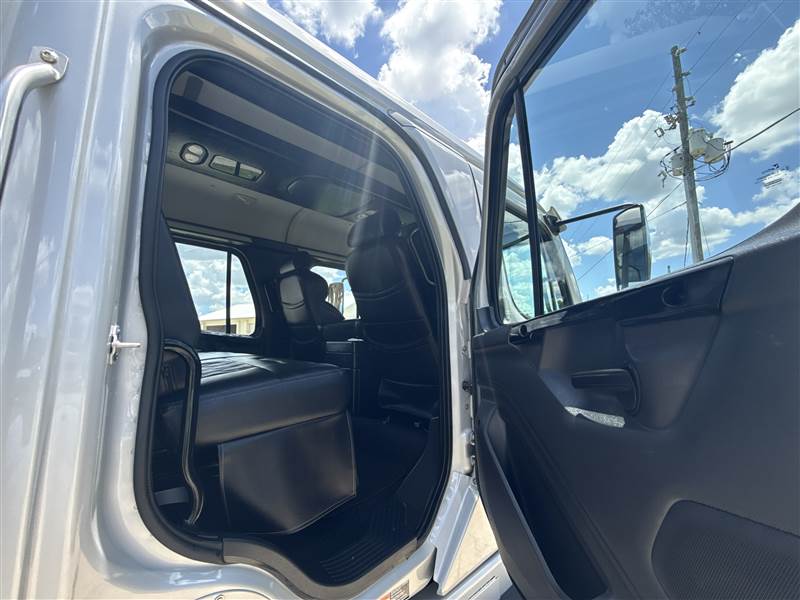Truck Photo 17