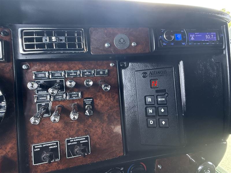 Truck Photo 17