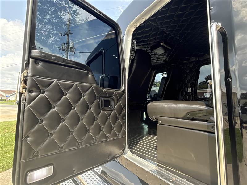 Truck Photo 18