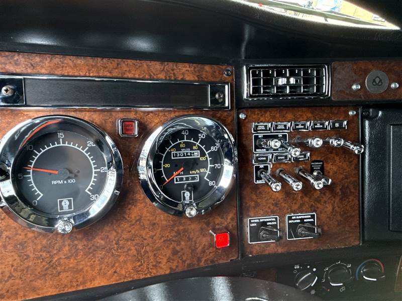 Truck Photo 16
