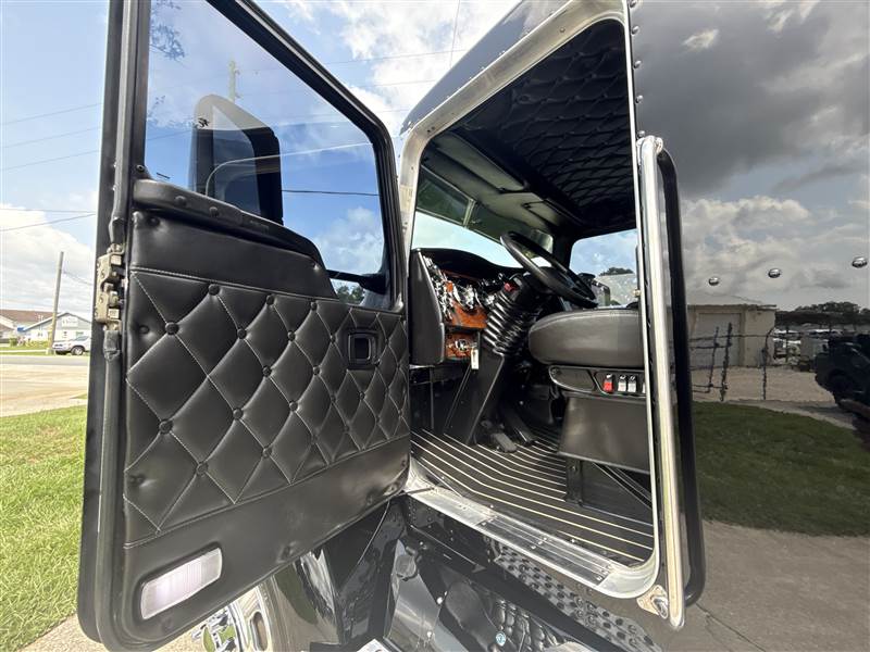 Truck Photo 14