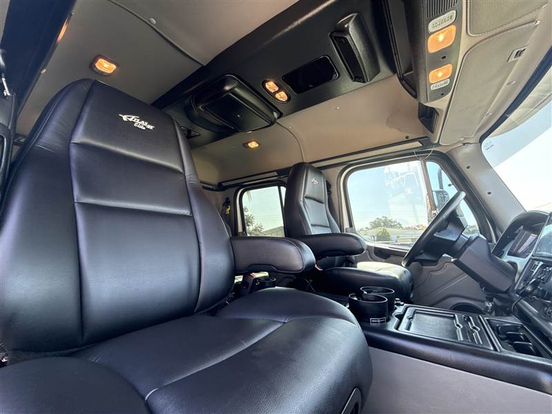 Truck Photo 7