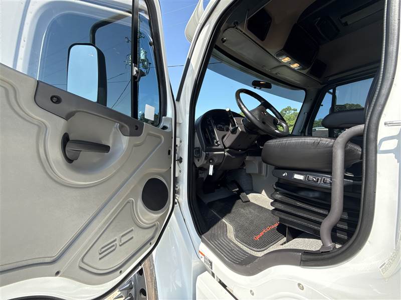 Truck Photo 13