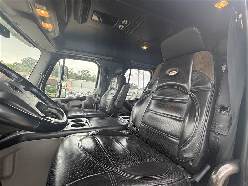 Truck Photo 7