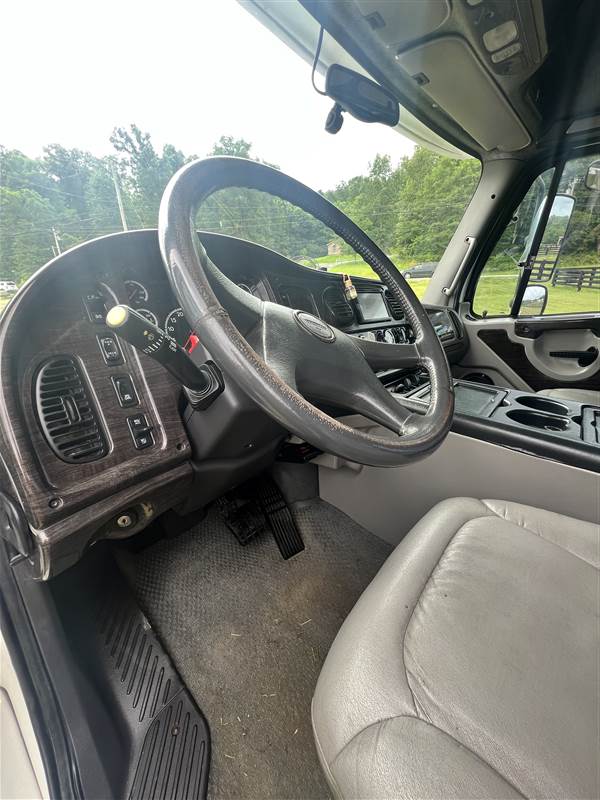 Truck Photo 10