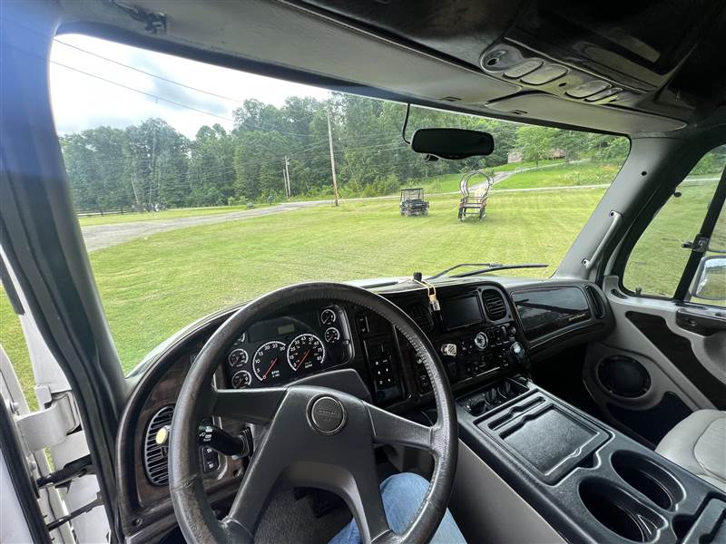 Truck Photo 19