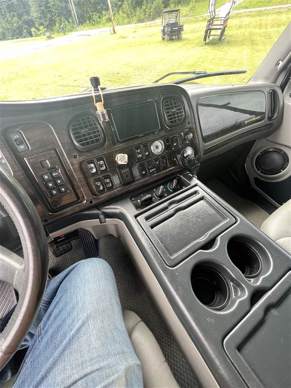 Truck Photo 13