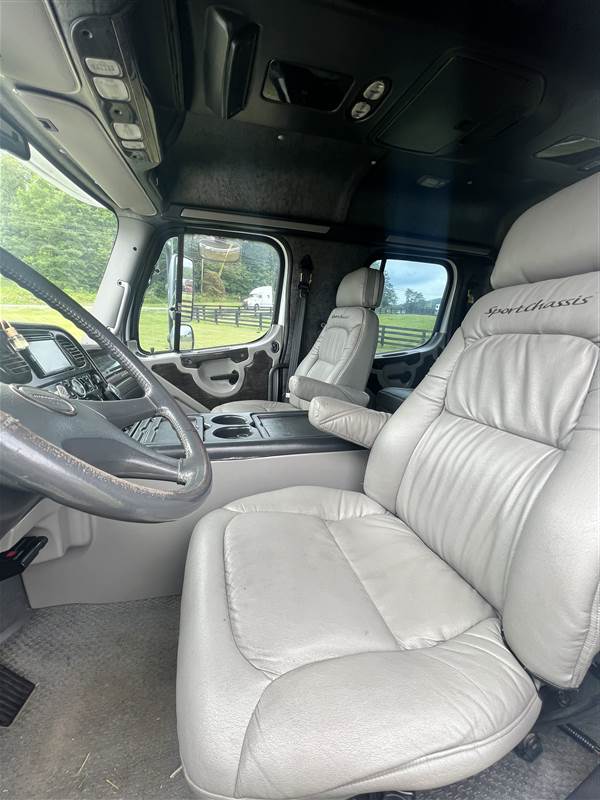 Truck Photo 7
