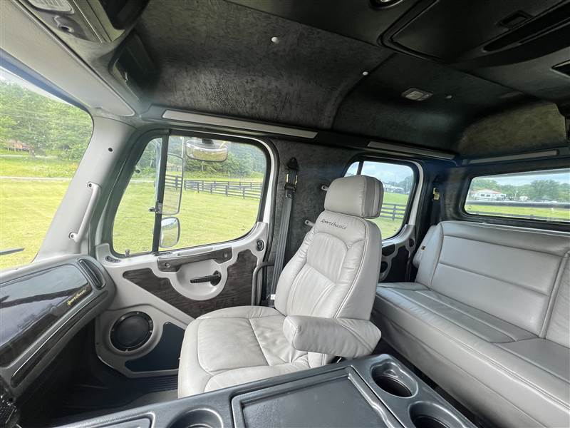 Truck Photo 18