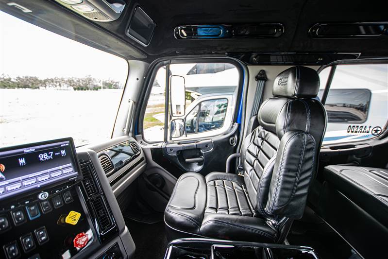 Truck Photo 16