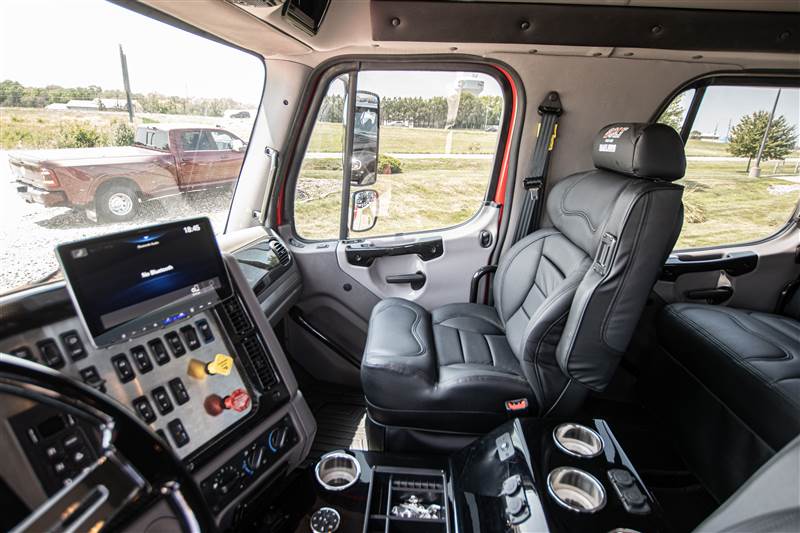 Truck Photo 16