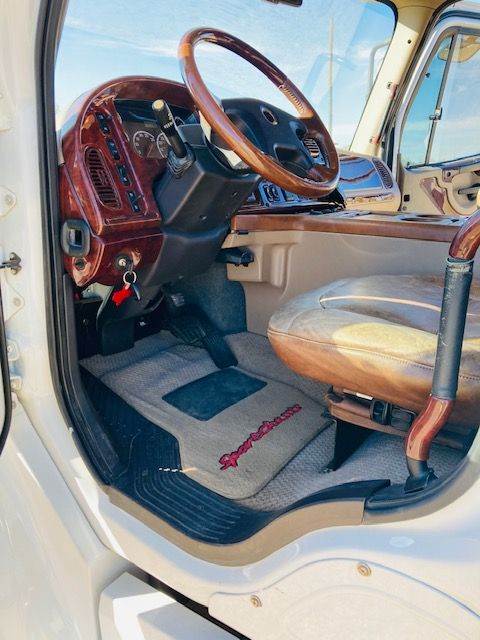 Truck Photo 7