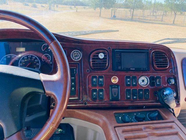 Truck Photo 8