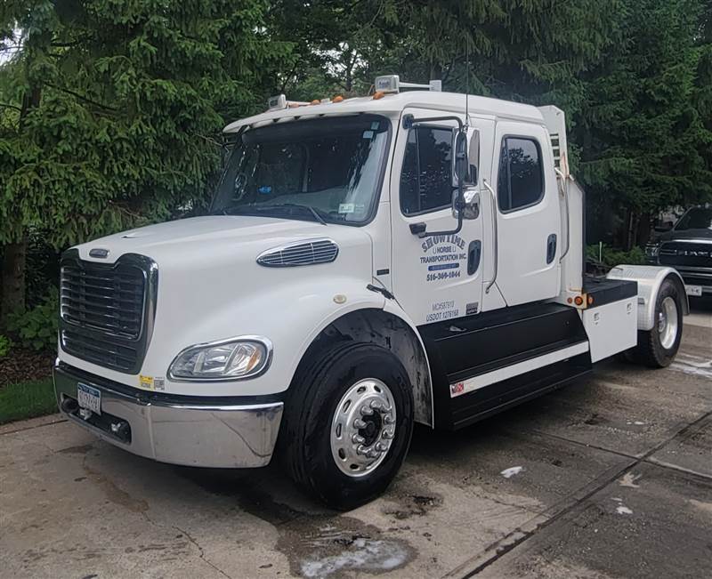 2005 Freightliner M2 112