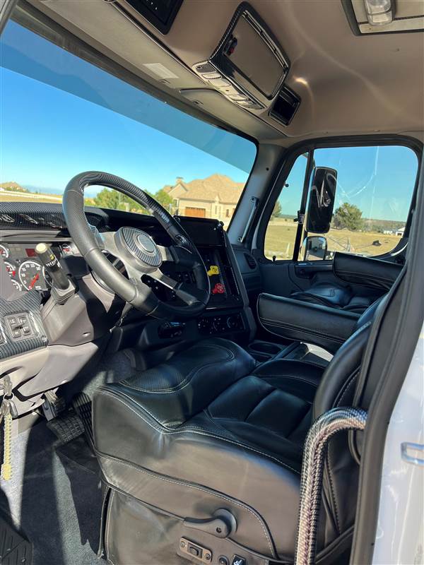 Truck Photo 9