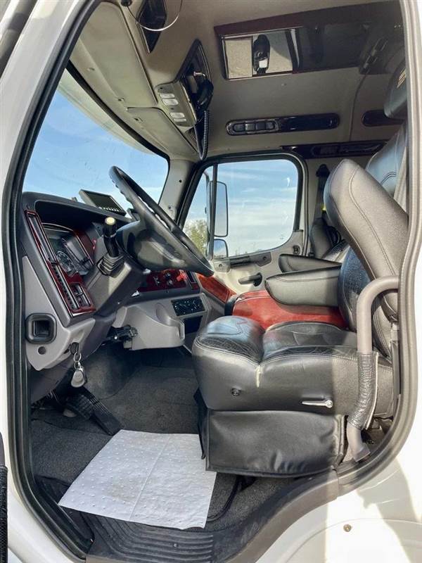 Truck Photo 18