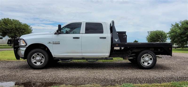 Truck Photo 4