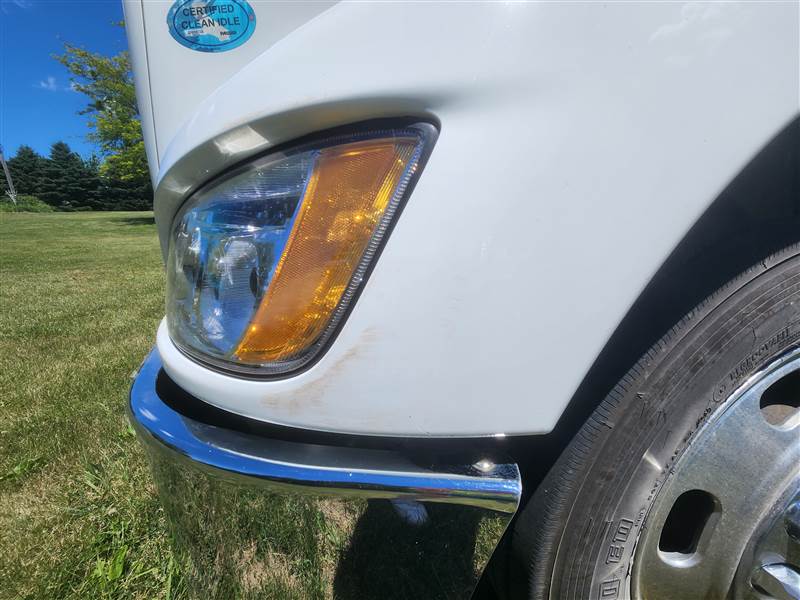 Truck Photo 9
