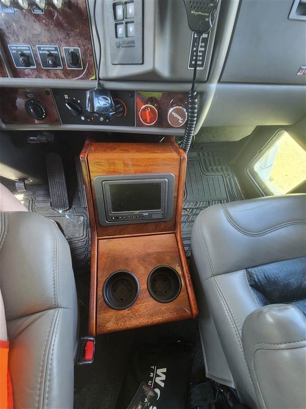 Truck Photo 19