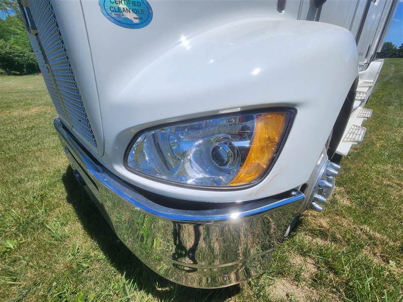 Truck Photo 8