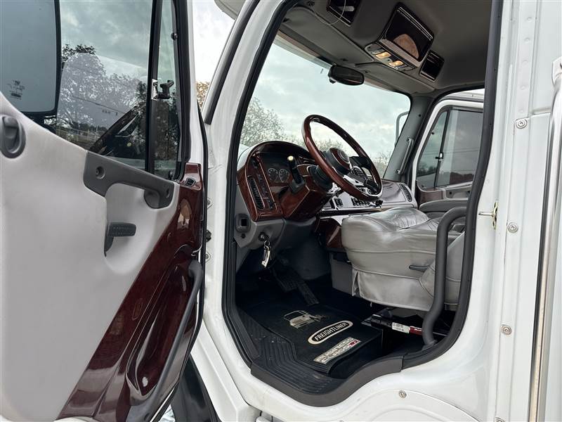 Truck Photo 14