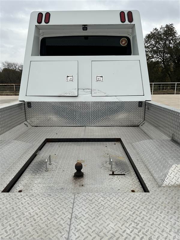 Truck Photo 9