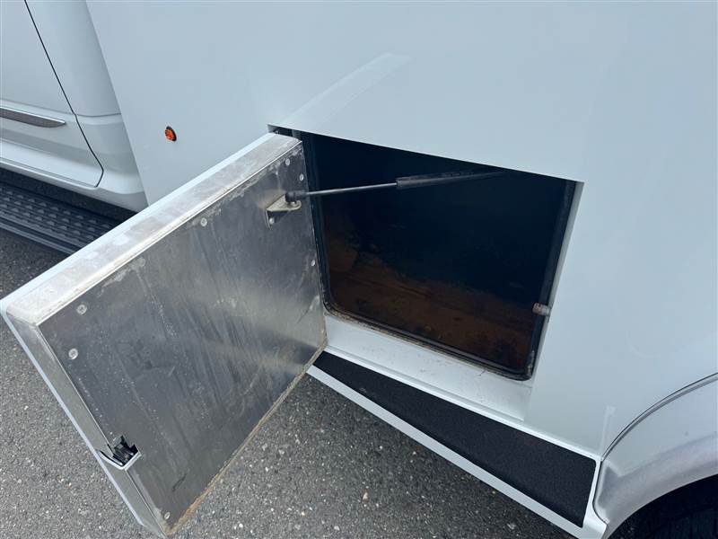 Truck Photo 7