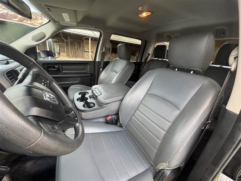 Truck Photo 9