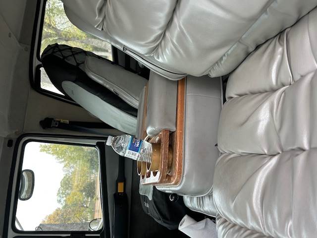 Truck Photo 9