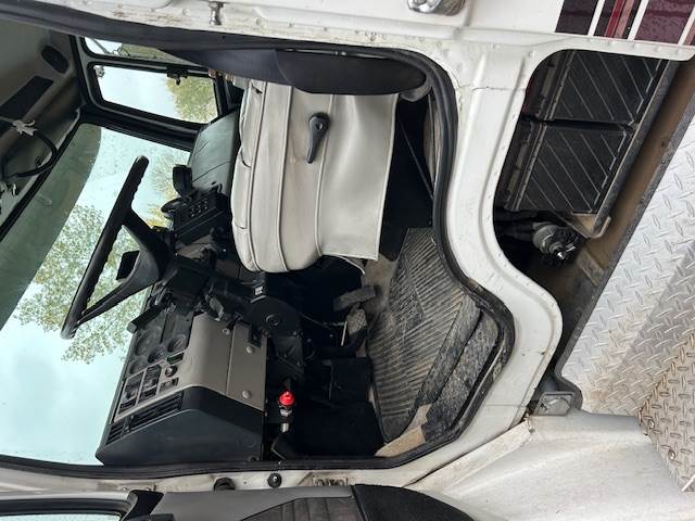 Truck Photo 8