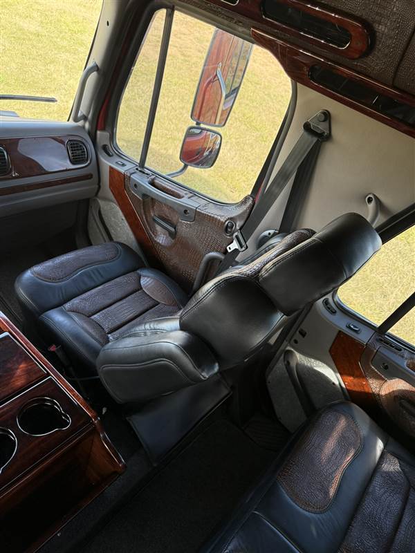 Truck Photo 7