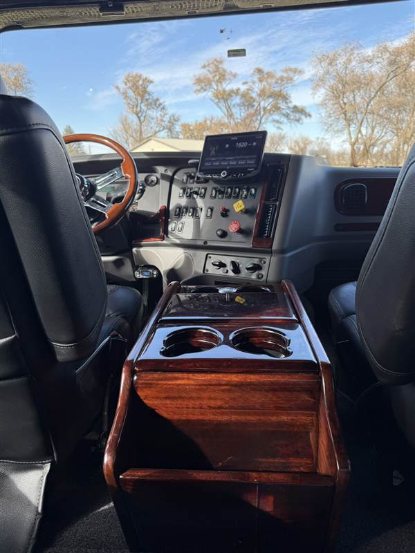 Truck Photo 6