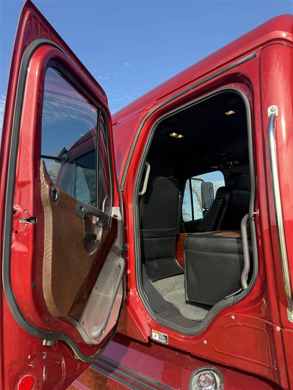 Truck Photo 4