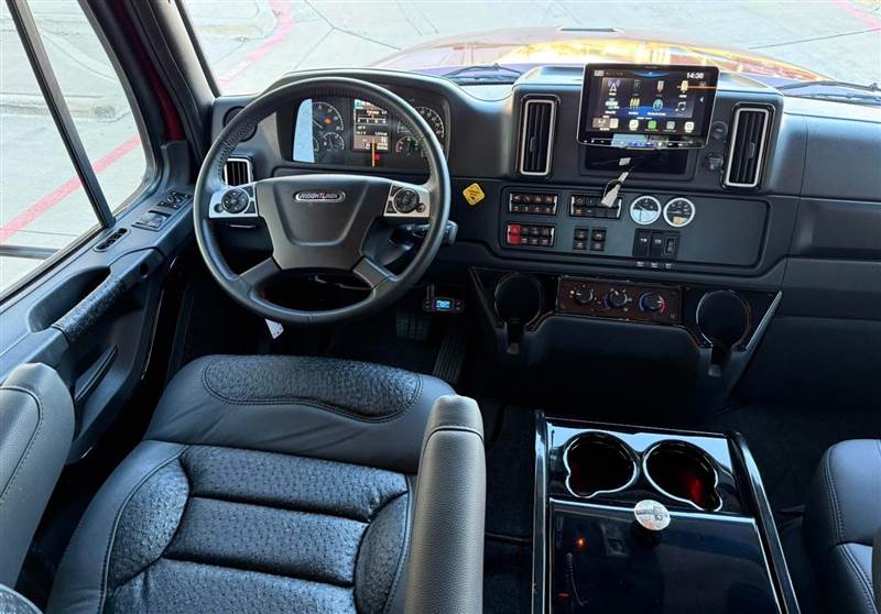 Truck Photo 6